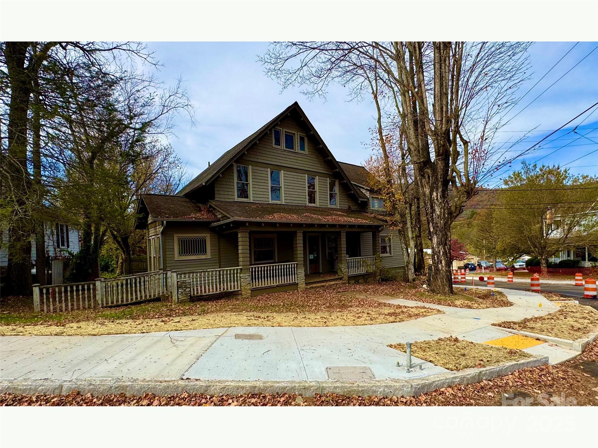99 Walnut Street — Waynesville
