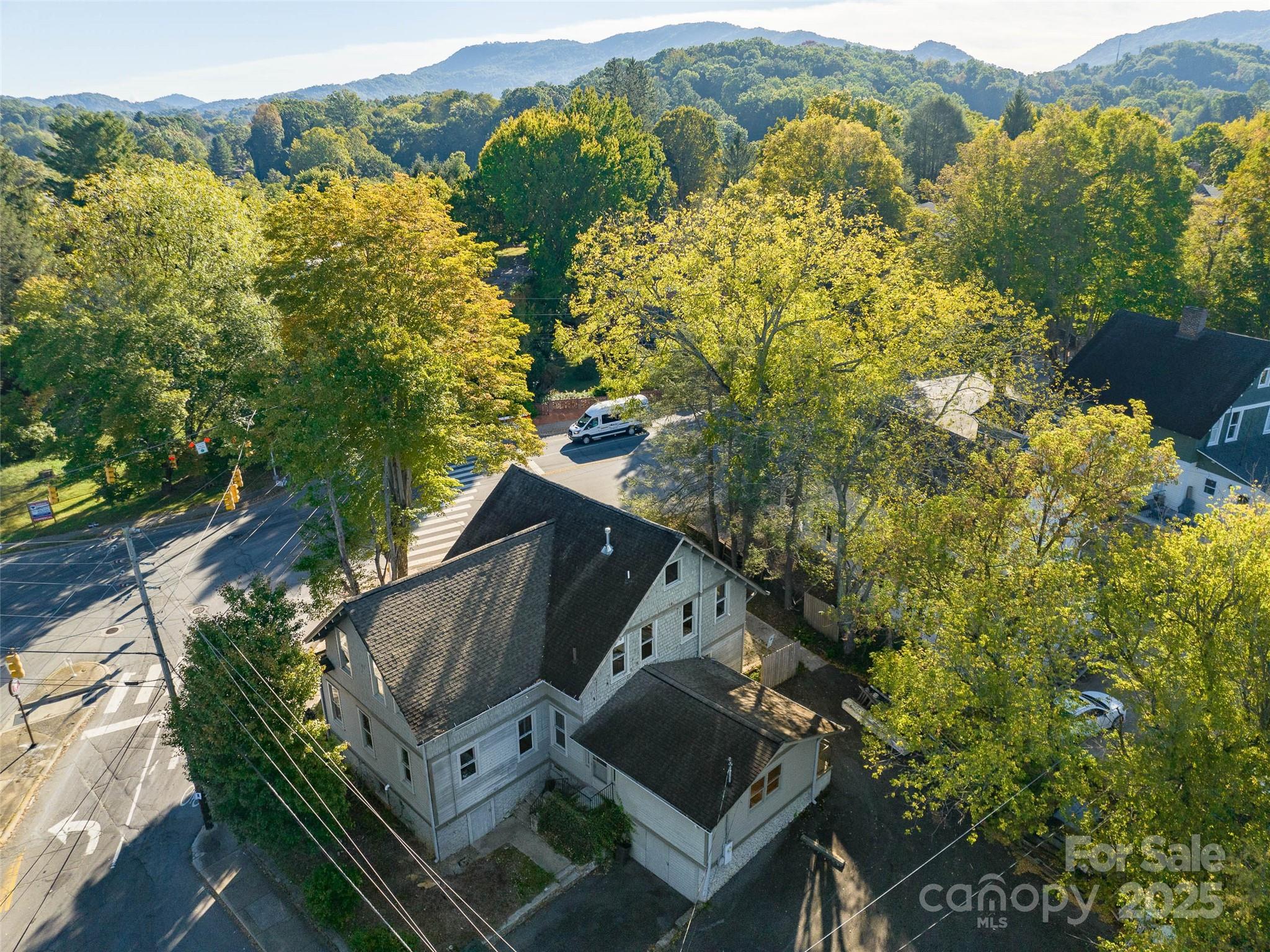 99 Walnut Street — Waynesville