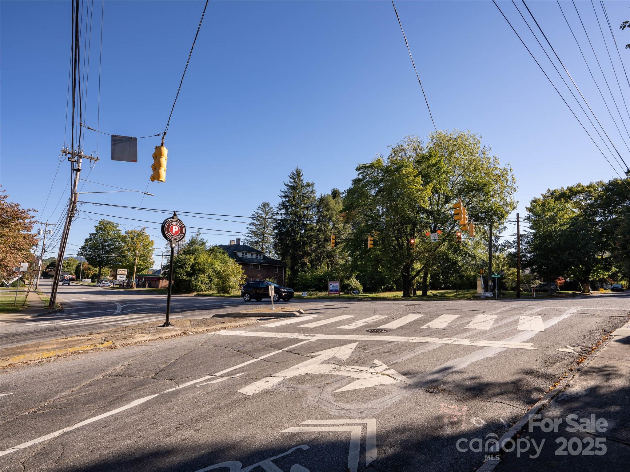 99 Walnut Street — Waynesville