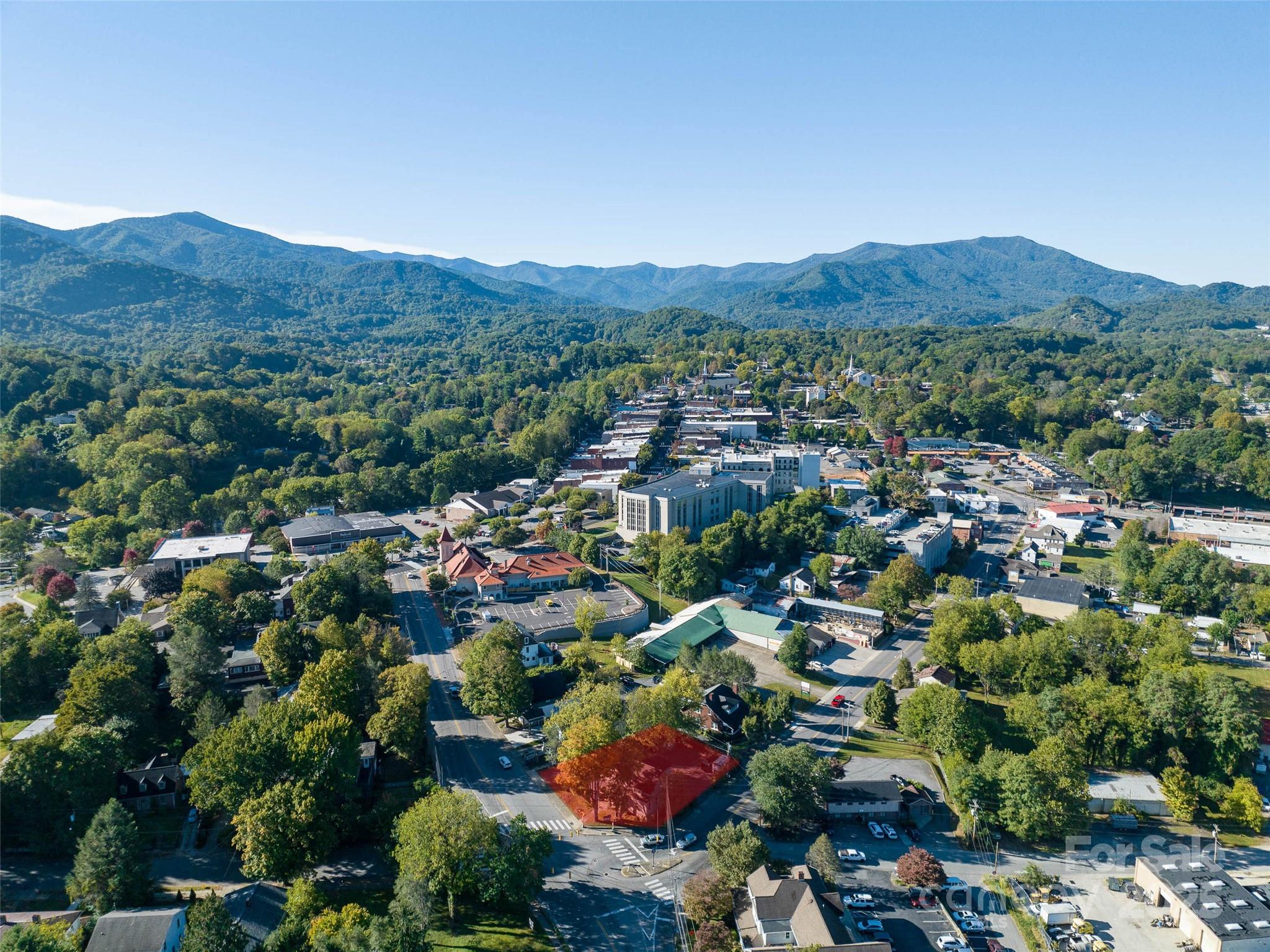 99 Walnut Street — Waynesville