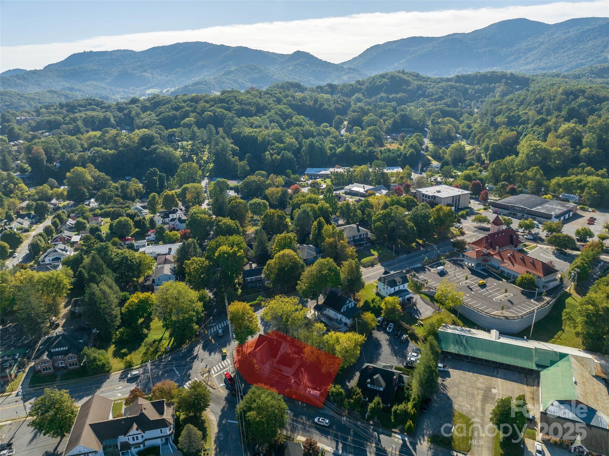 99 Walnut Street — Waynesville