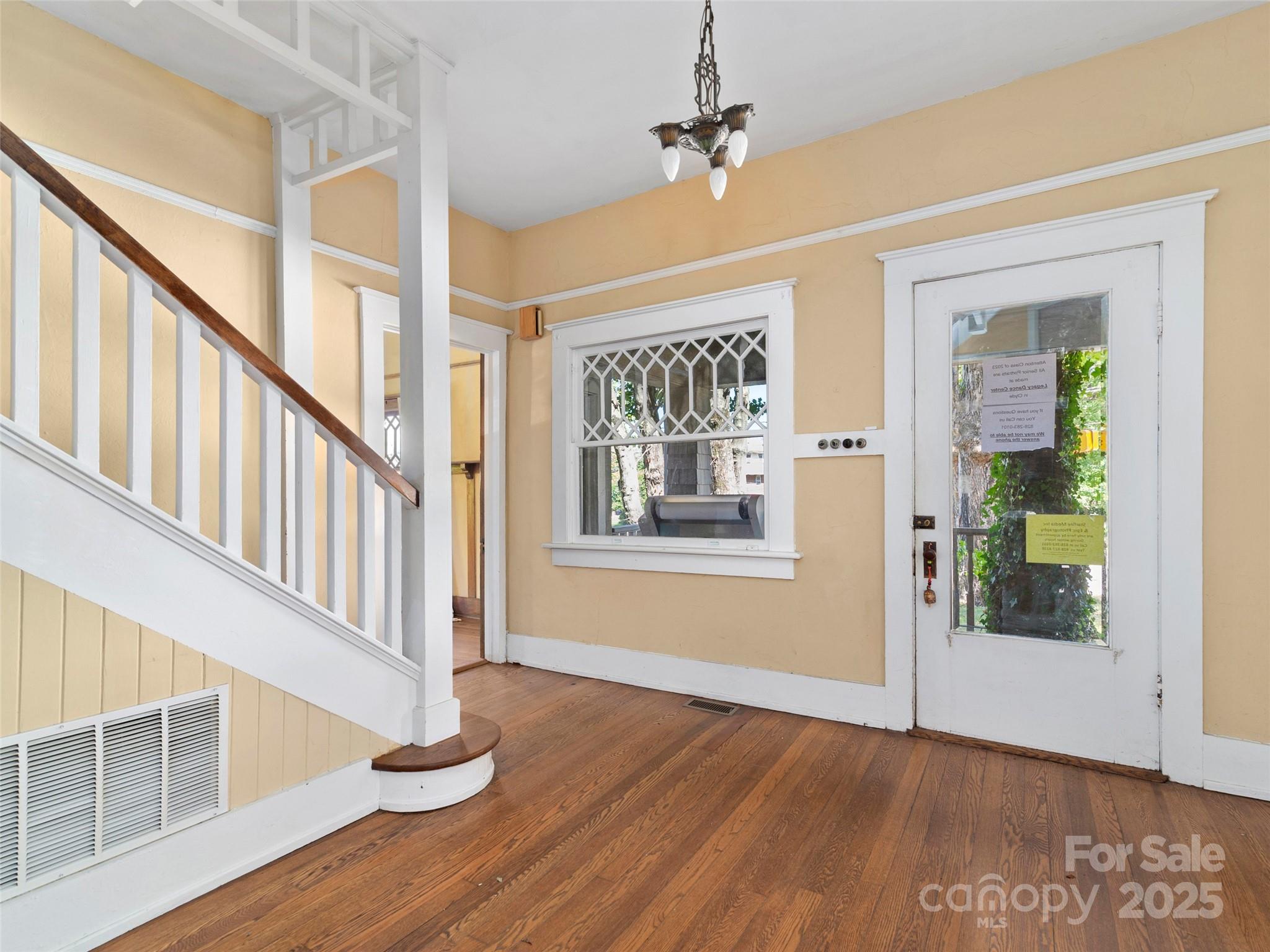 99 Walnut Street — Waynesville