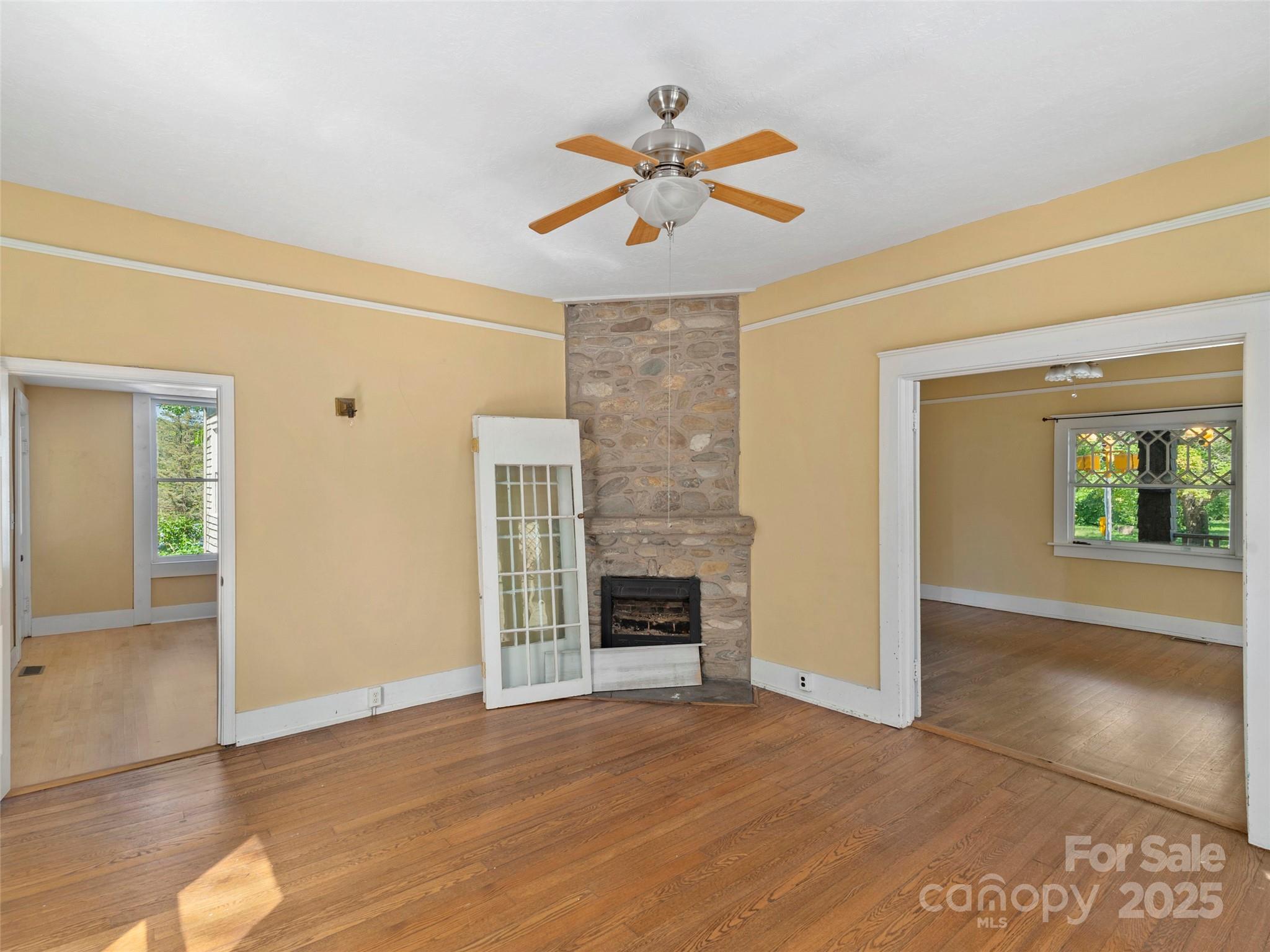 99 Walnut Street — Waynesville
