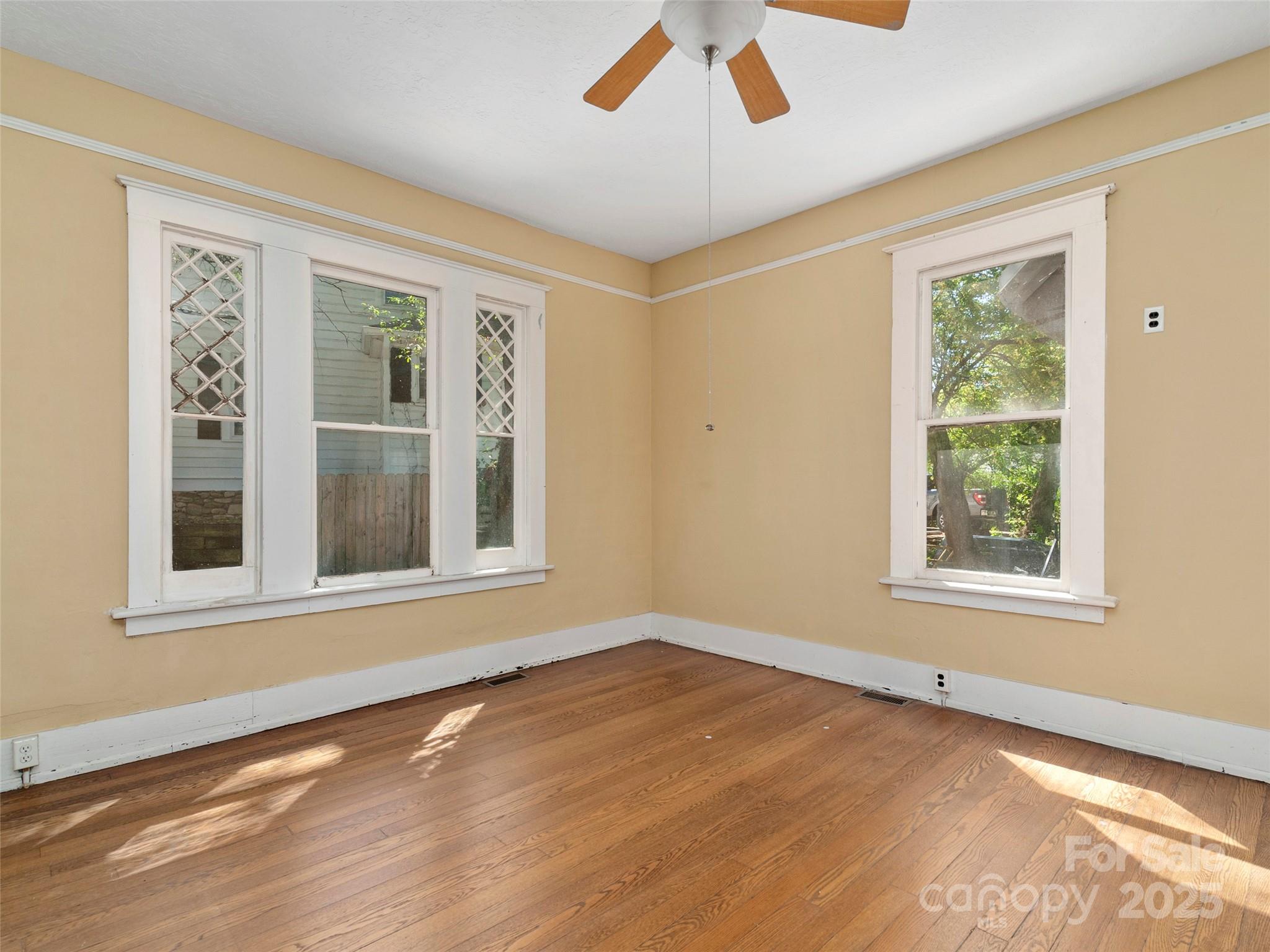 99 Walnut Street — Waynesville