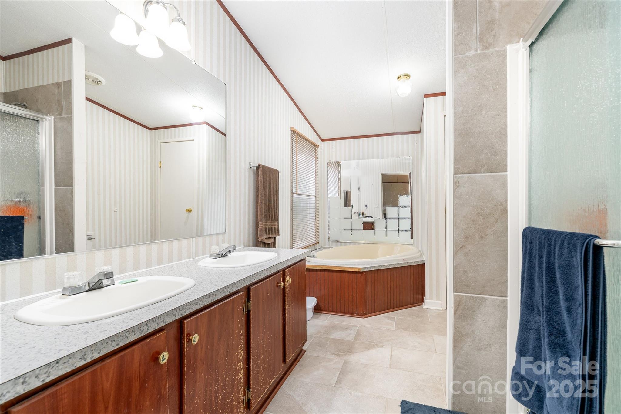 173 Deer Valley Drive #31 — Cleveland