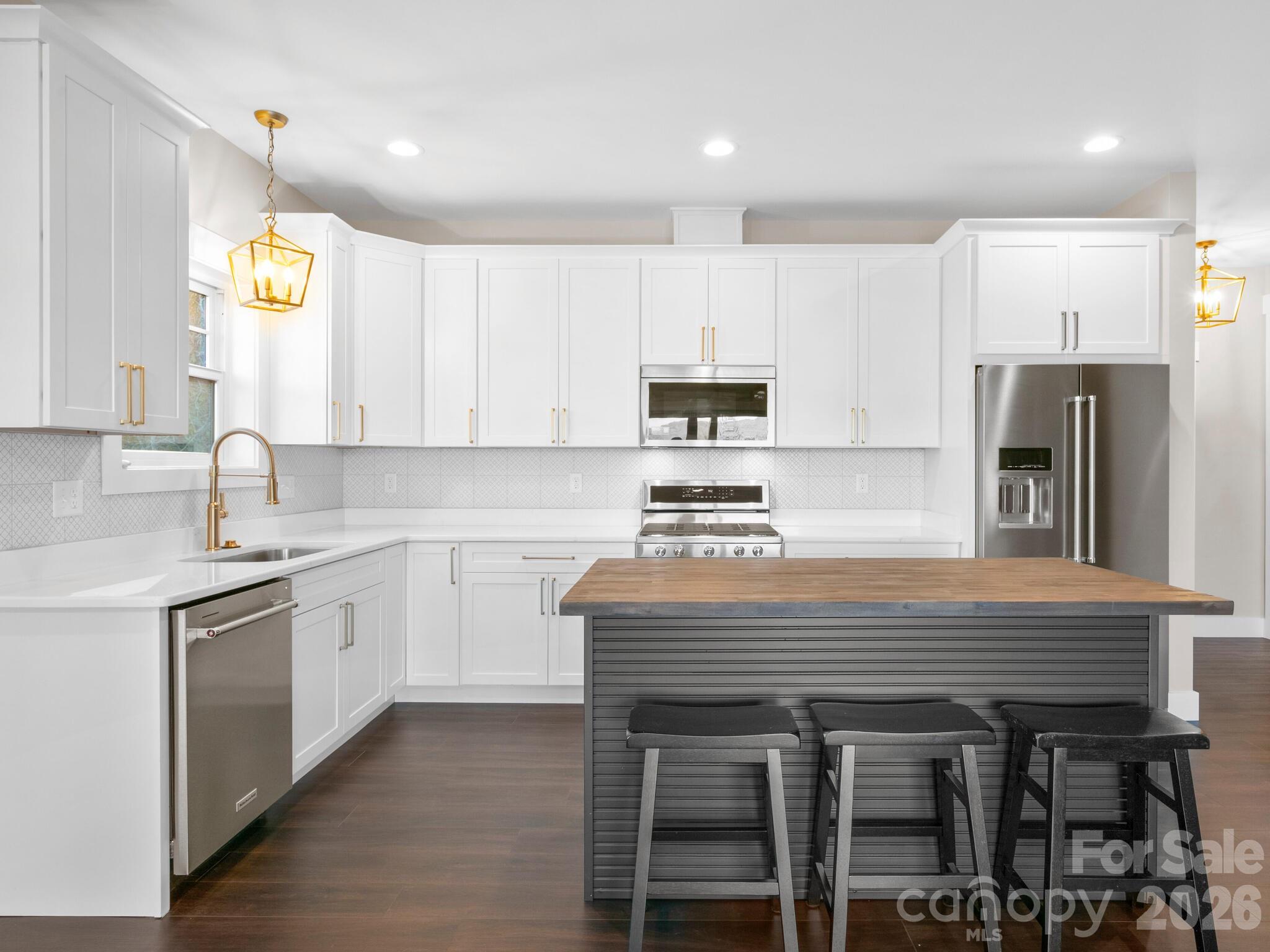 3 Erin Glen Court — Fairview