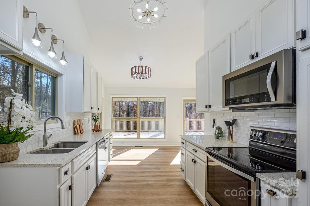 2106 Lynmore Drive — Sherrills Ford