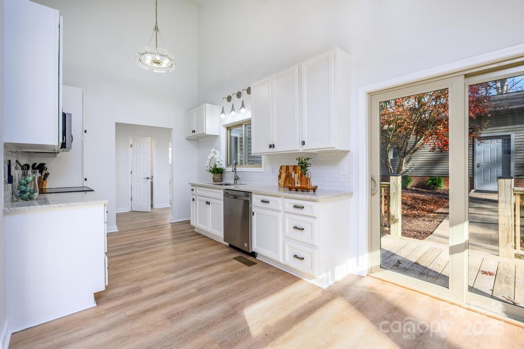 2106 Lynmore Drive — Sherrills Ford