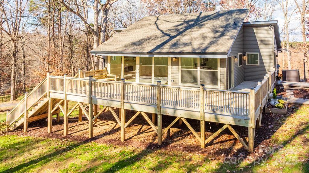 2106 Lynmore Drive — Sherrills Ford