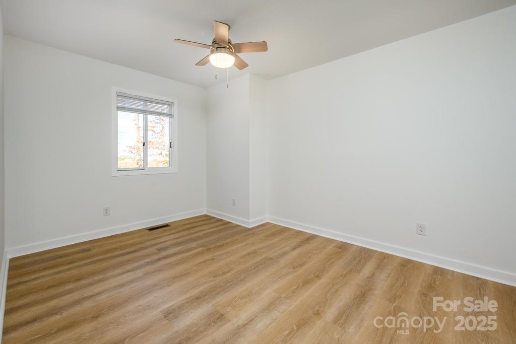 2106 Lynmore Drive — Sherrills Ford