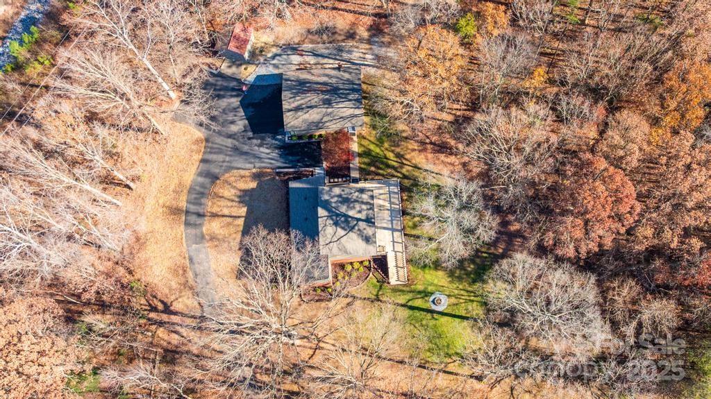 2106 Lynmore Drive — Sherrills Ford