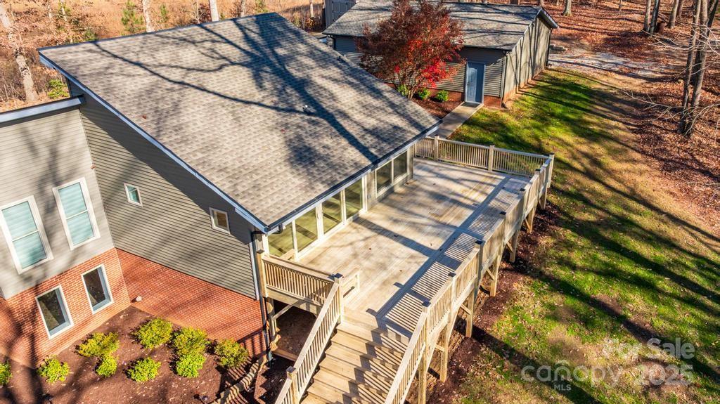 2106 Lynmore Drive — Sherrills Ford