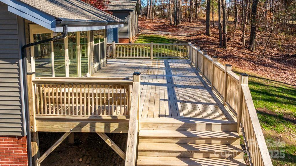 2106 Lynmore Drive — Sherrills Ford