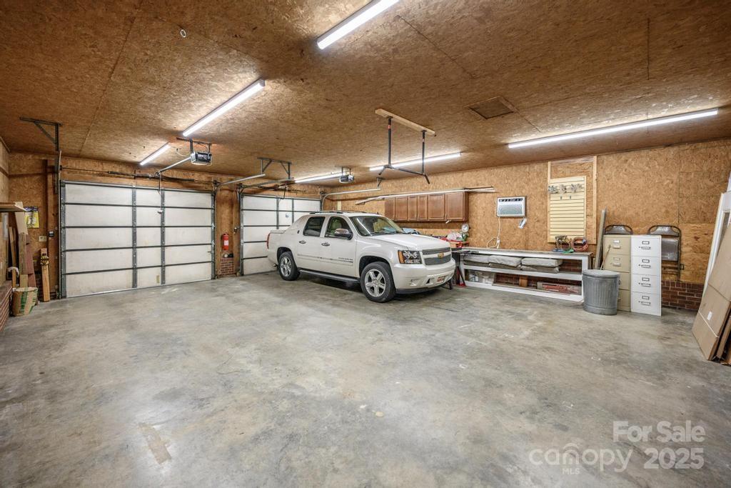 2106 Lynmore Drive — Sherrills Ford