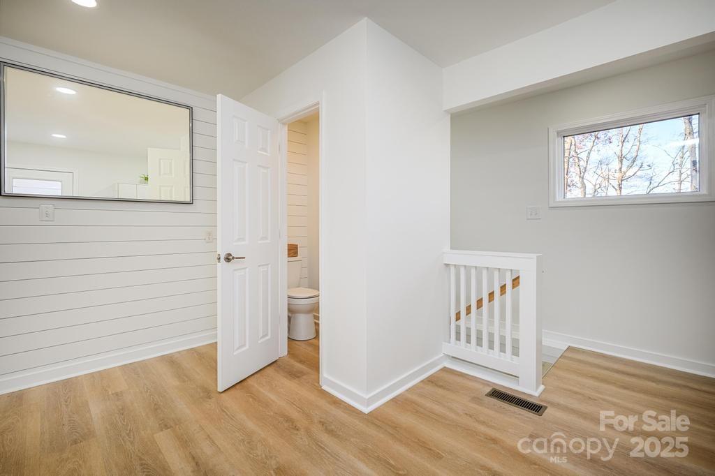 2106 Lynmore Drive — Sherrills Ford