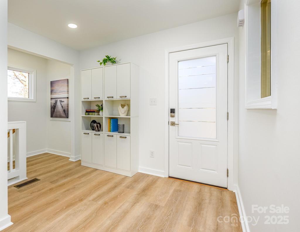 2106 Lynmore Drive — Sherrills Ford