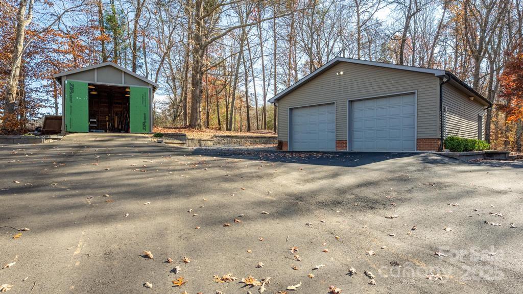 2106 Lynmore Drive — Sherrills Ford