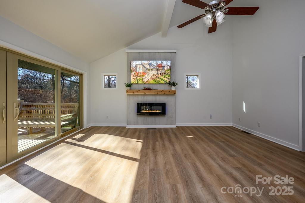 2106 Lynmore Drive — Sherrills Ford