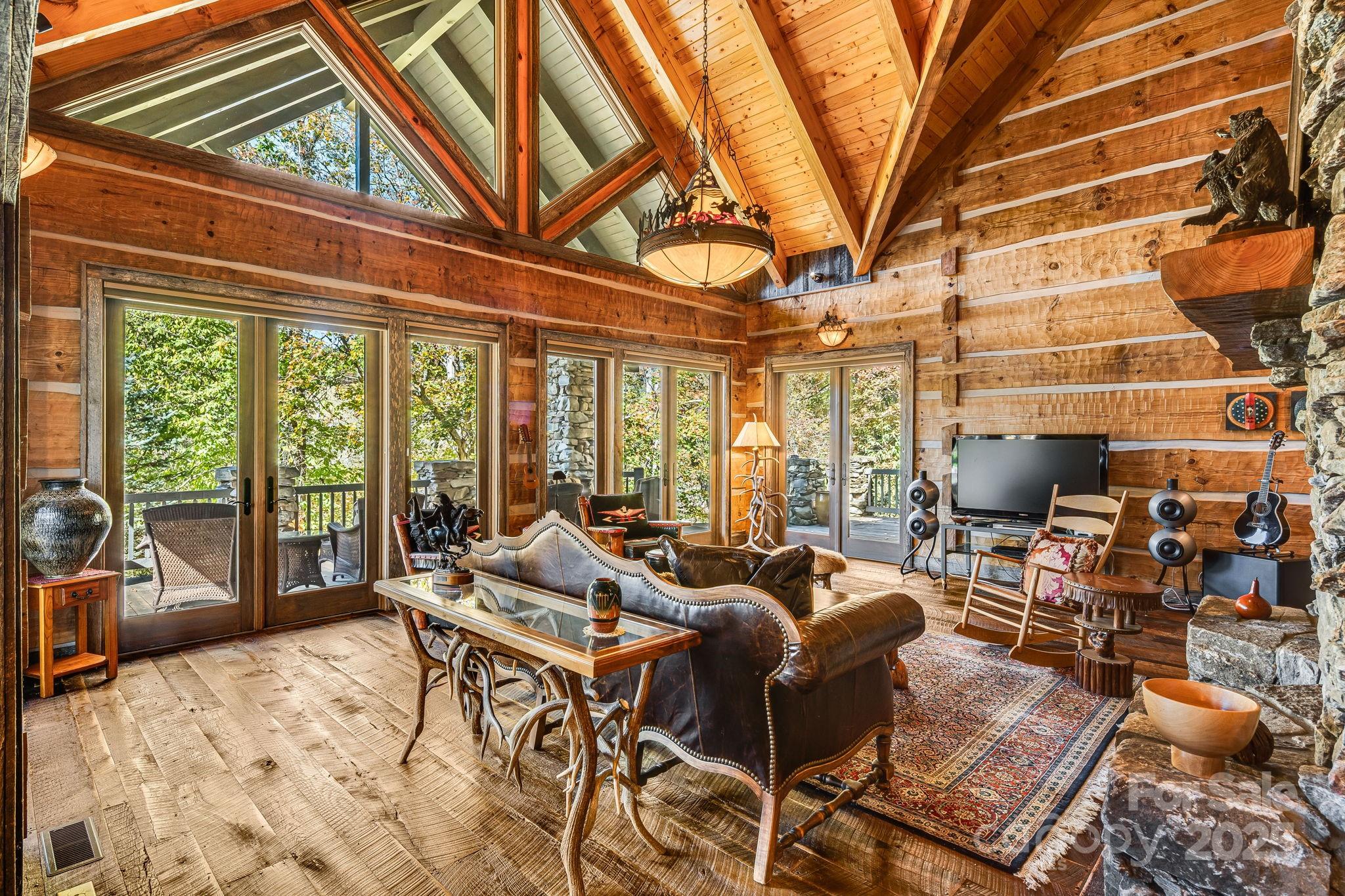 99 Thistle Ridge — Canton