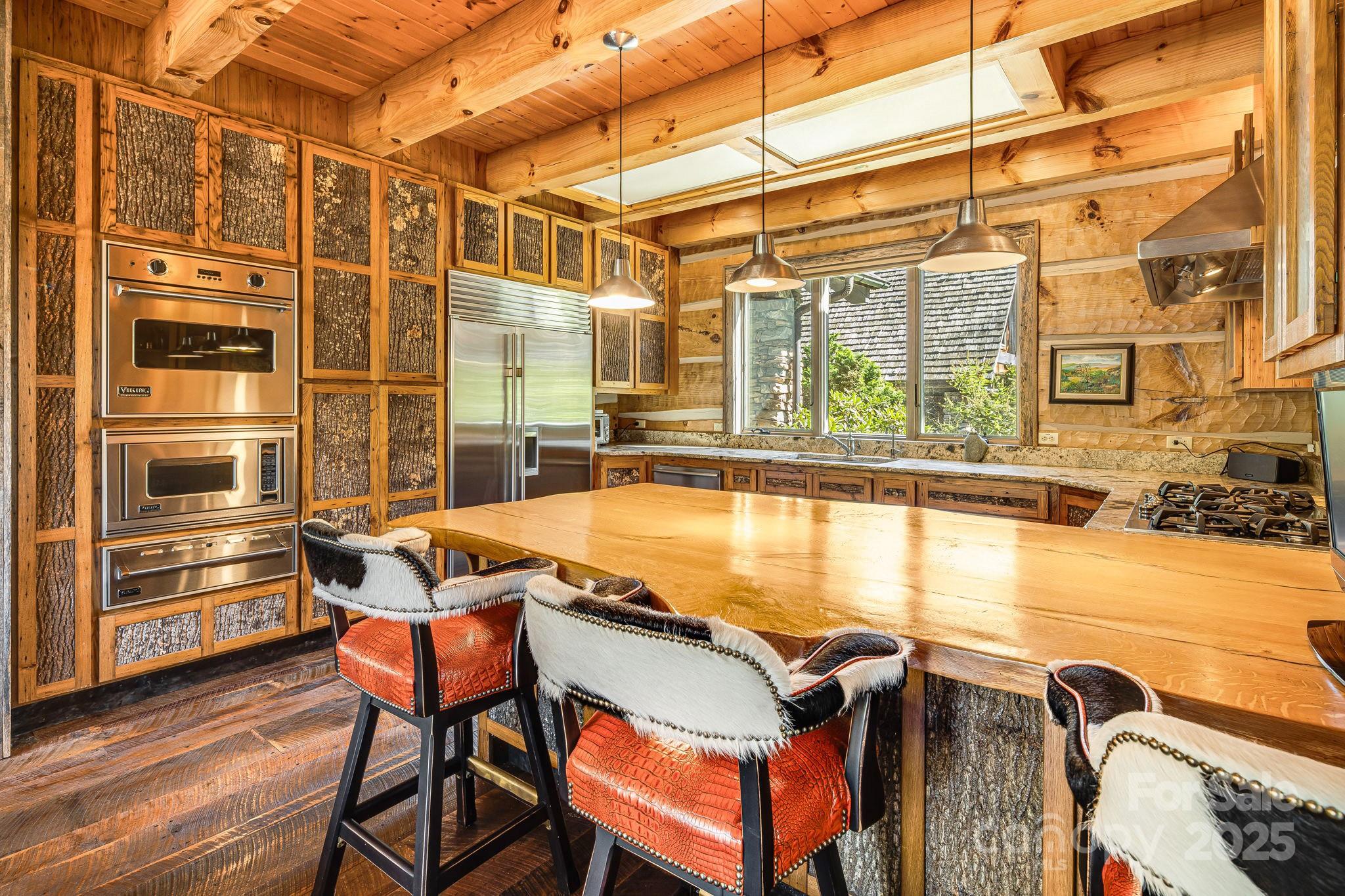 99 Thistle Ridge — Canton