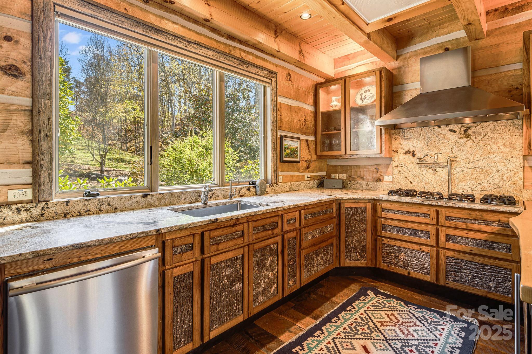 99 Thistle Ridge — Canton