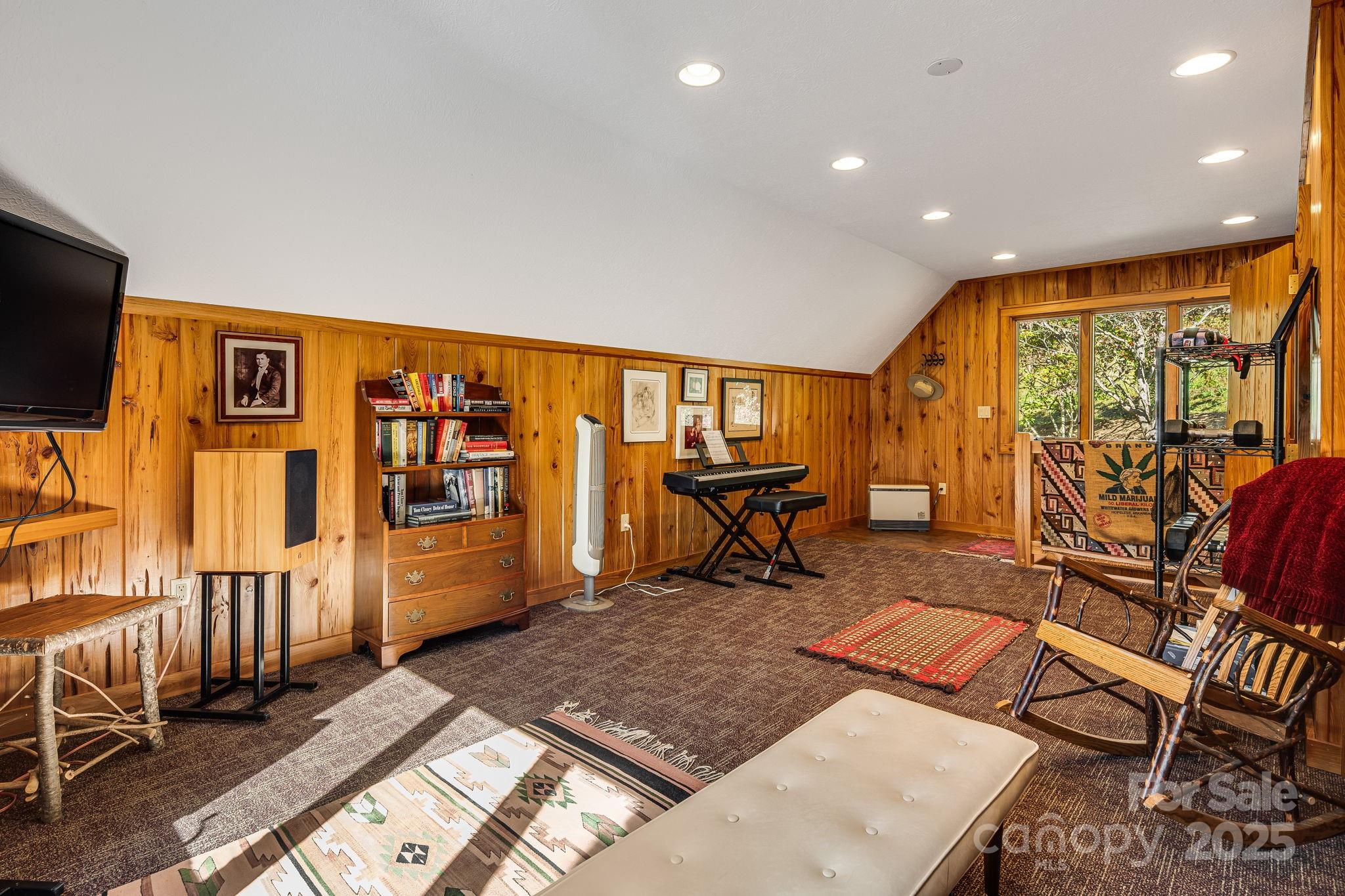 99 Thistle Ridge — Canton