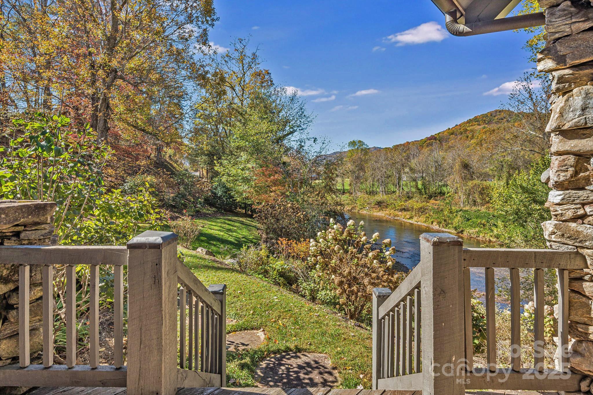 99 Thistle Ridge — Canton