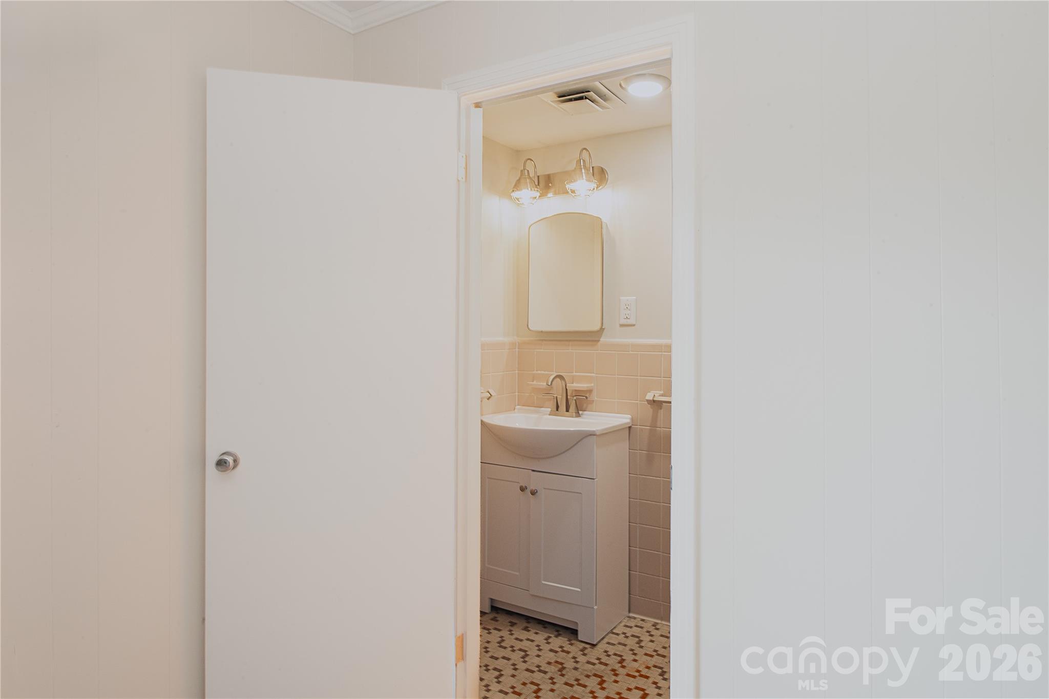 719 Avondale Avenue — Albemarle