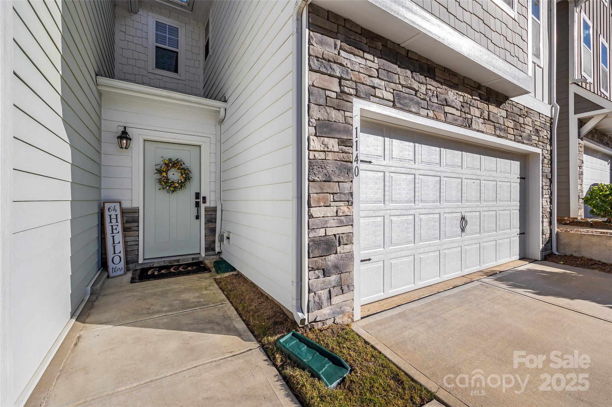 1140 Streamside Lane — York