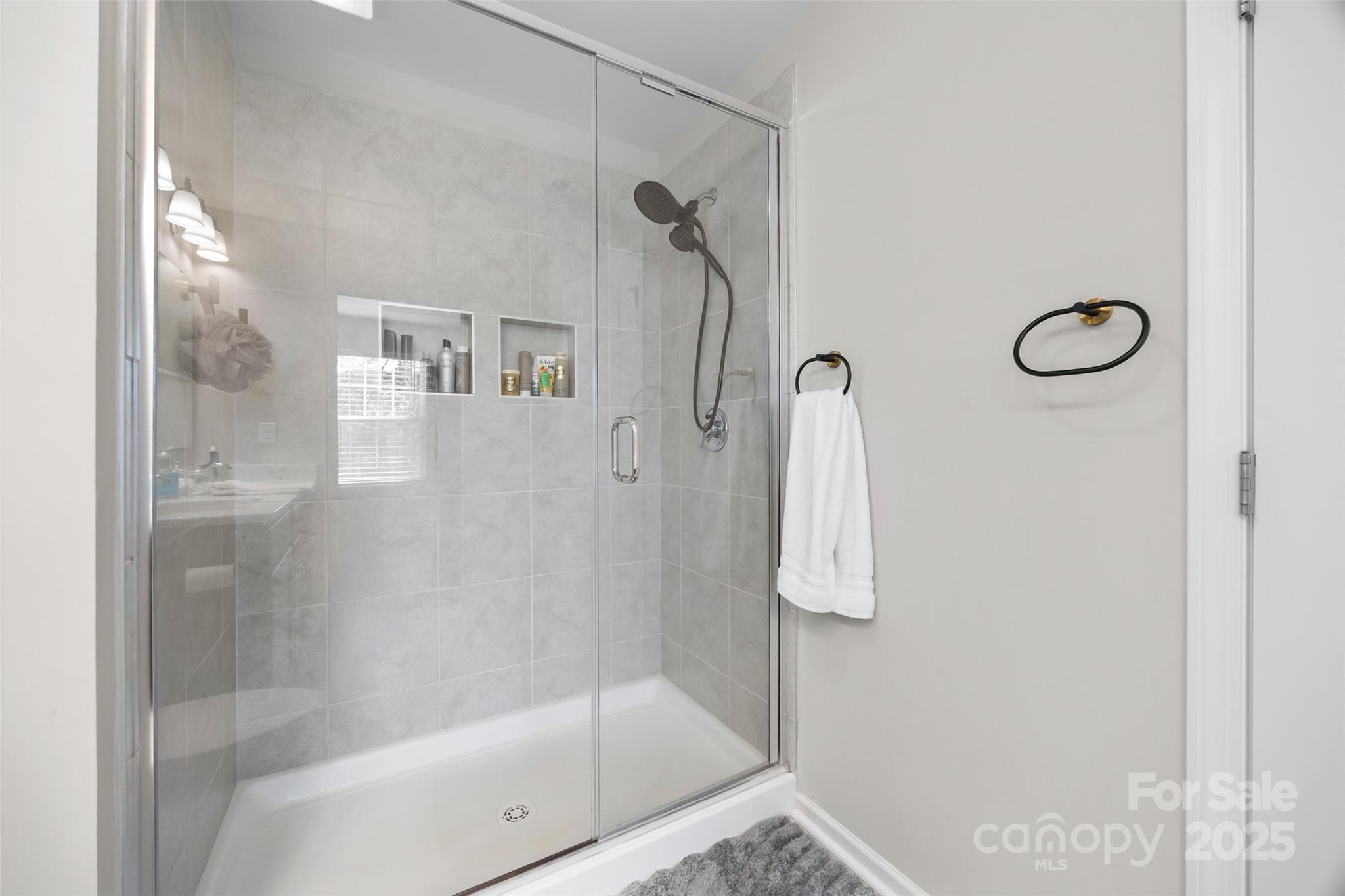 1140 Streamside Lane — York
