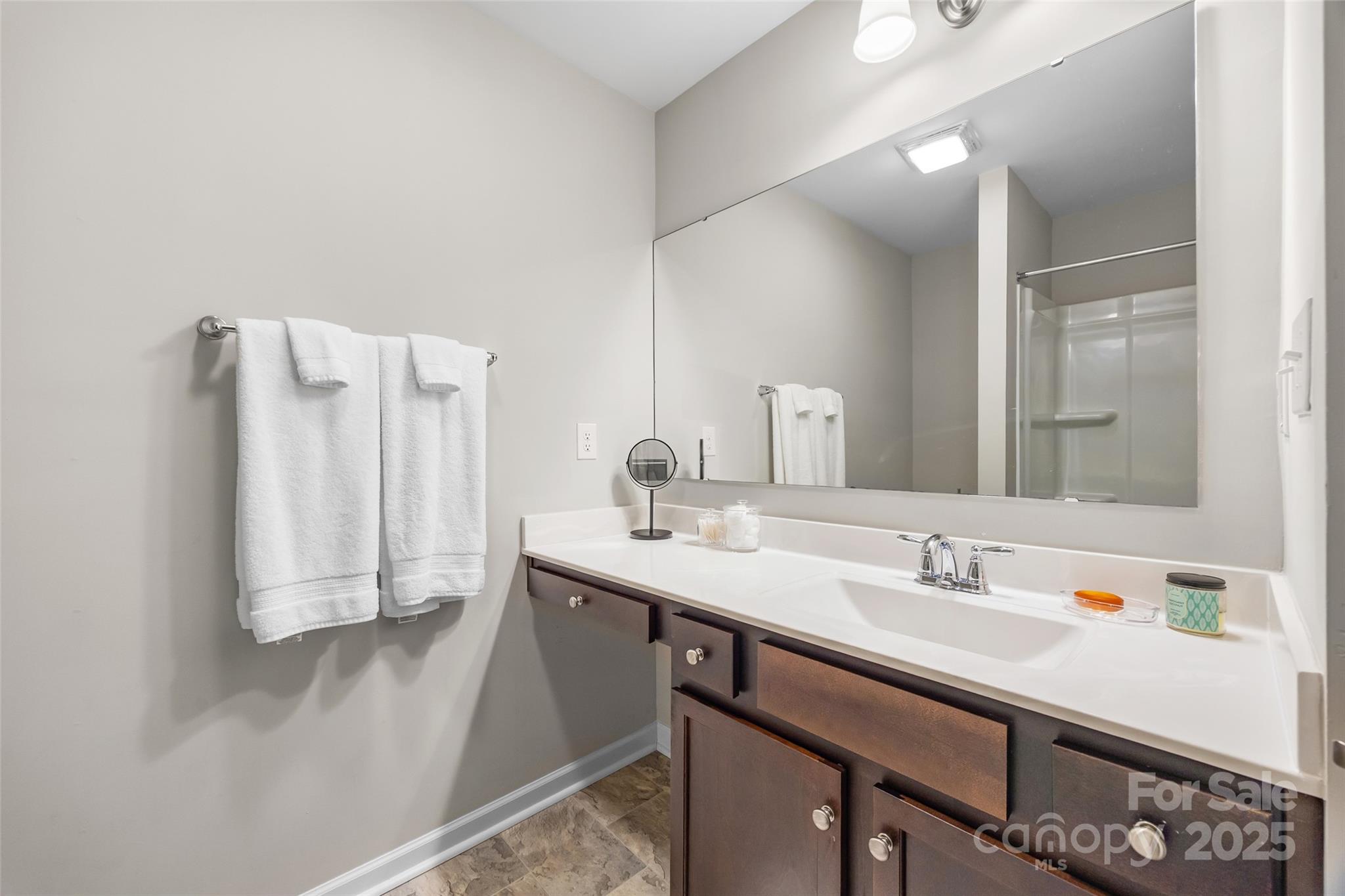 1140 Streamside Lane — York