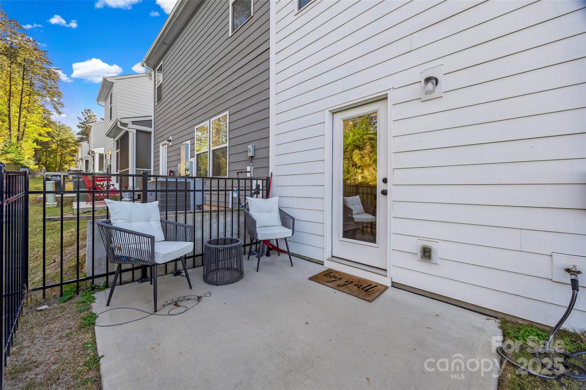 1140 Streamside Lane — York