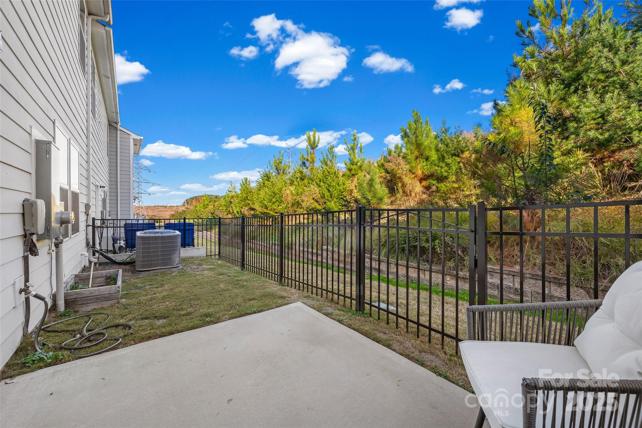 1140 Streamside Lane — York
