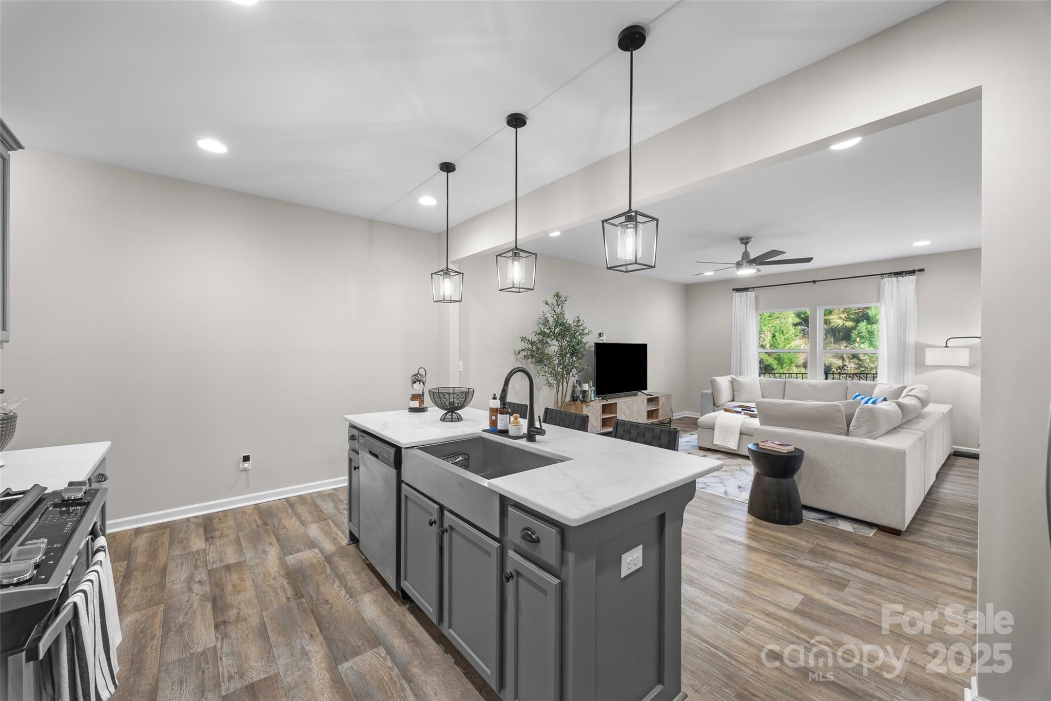 1140 Streamside Lane — York