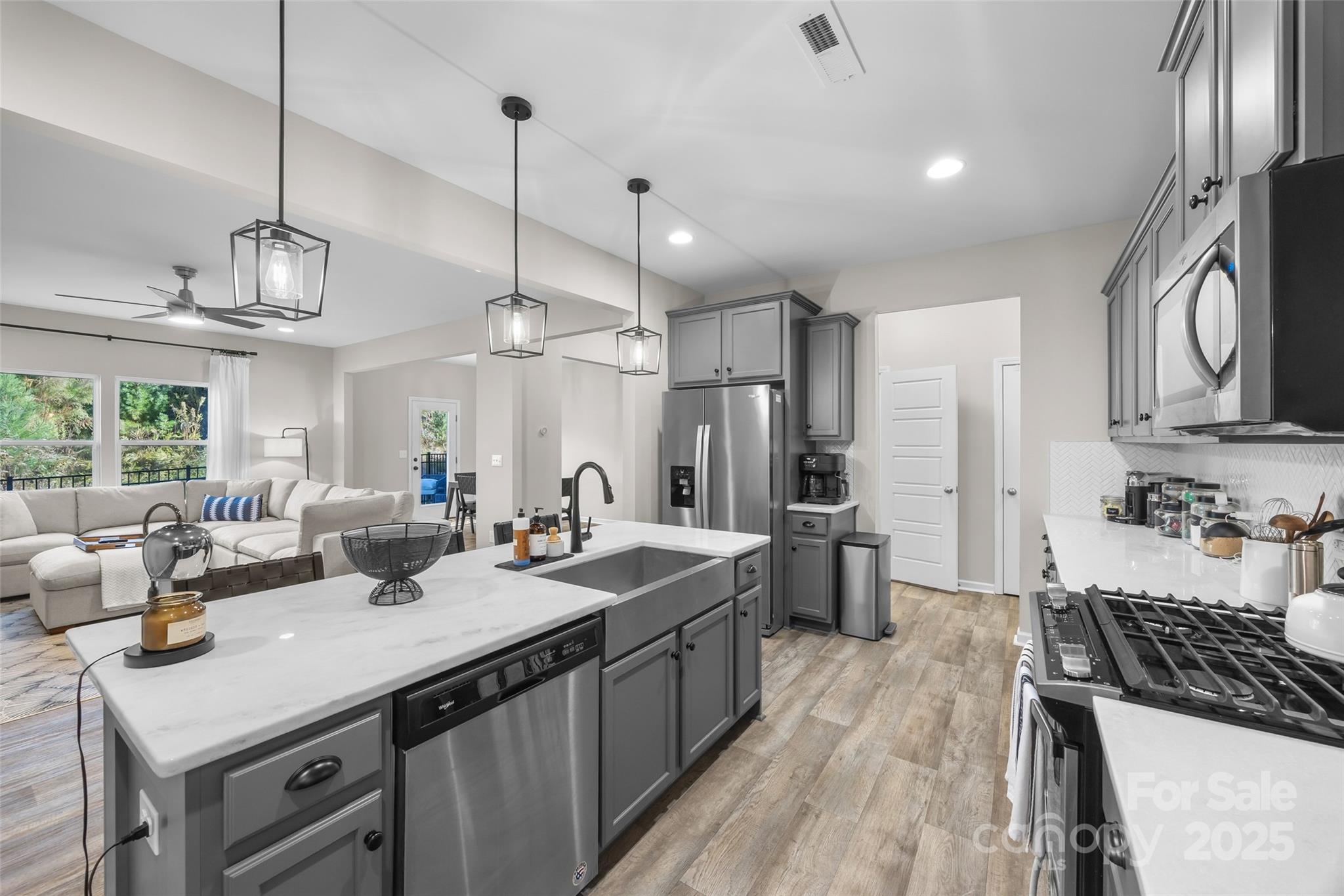 1140 Streamside Lane — York