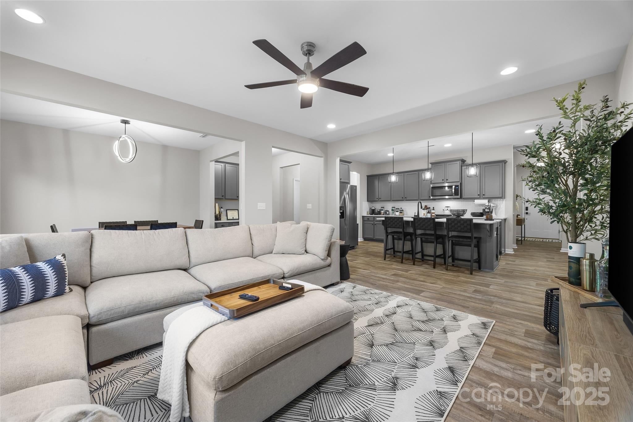 1140 Streamside Lane — York
