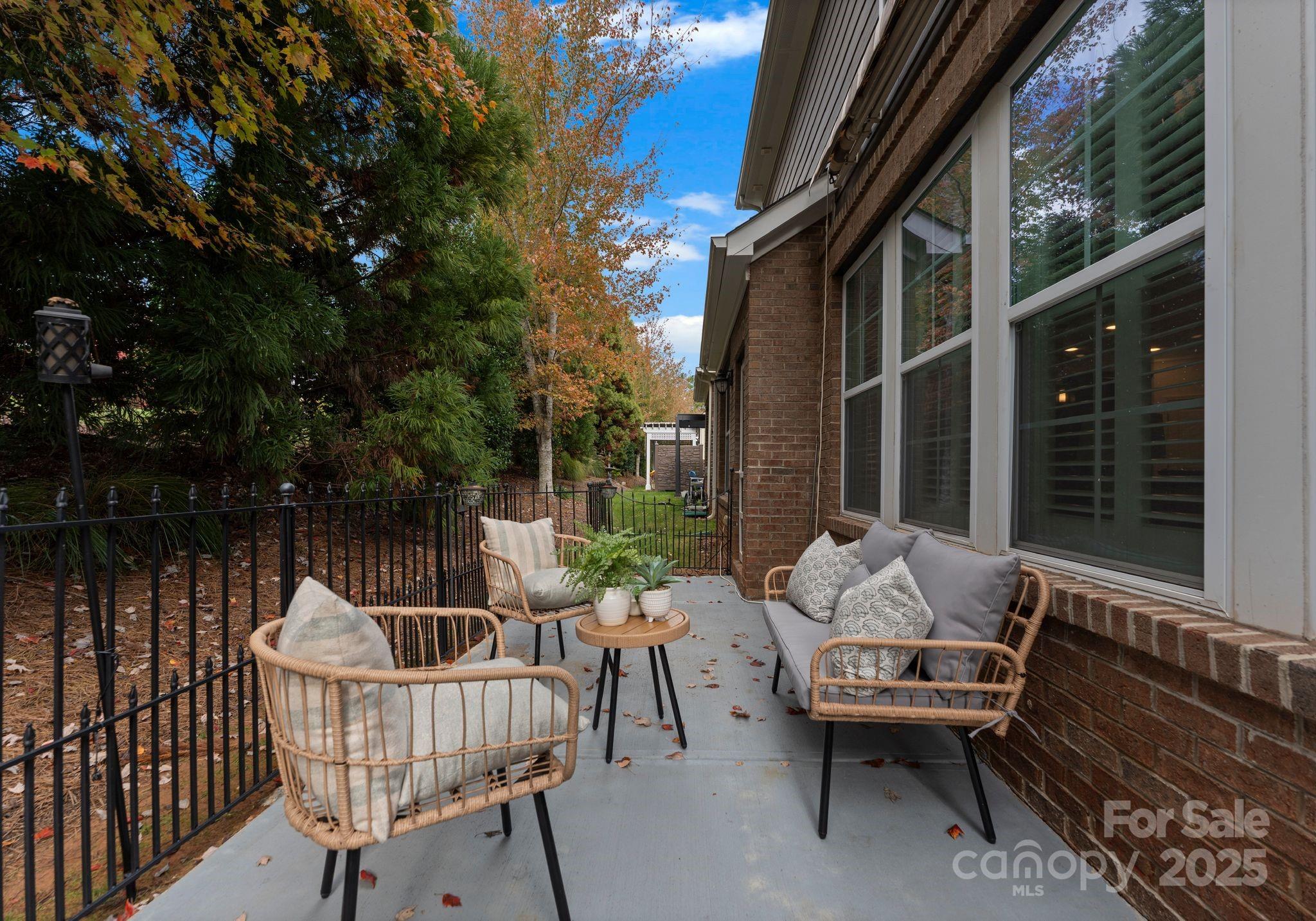 3738 Highland Castle Way — Charlotte