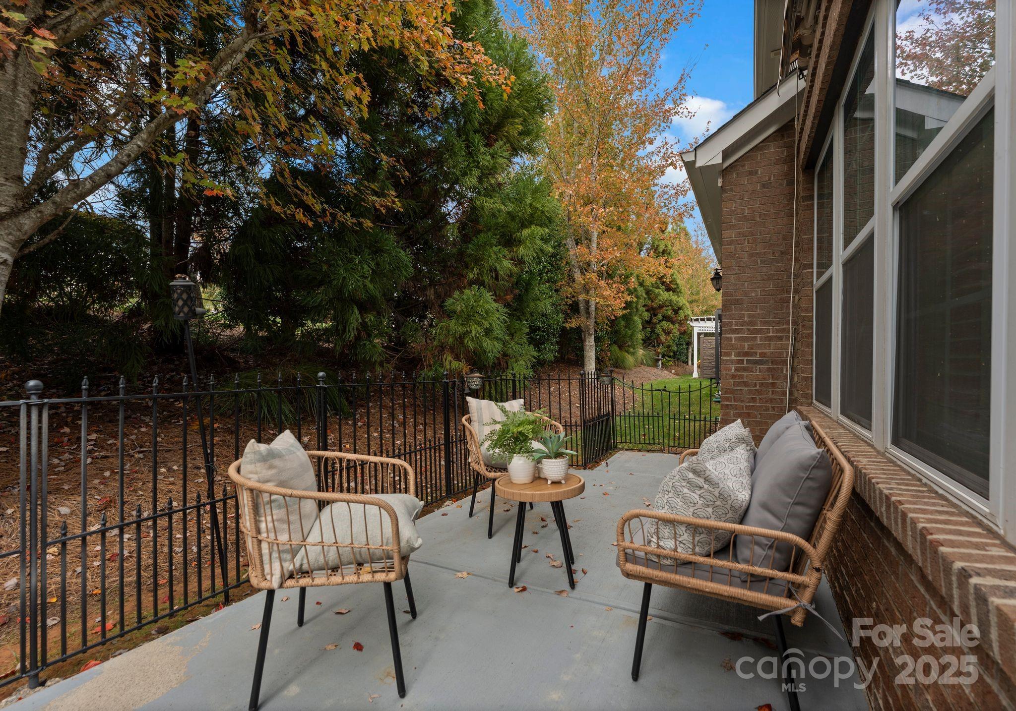 3738 Highland Castle Way — Charlotte