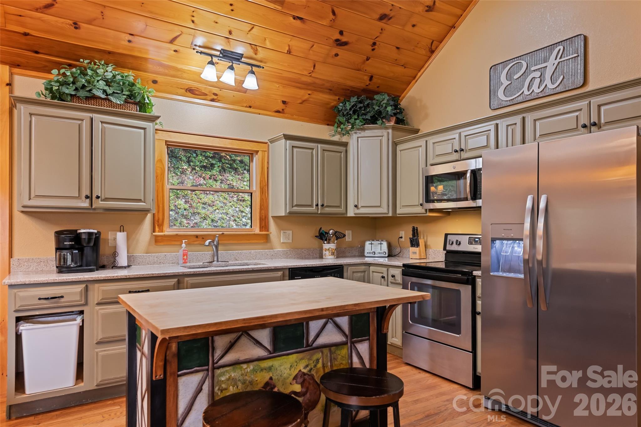 235 Soaring Eagle Road — Bryson City