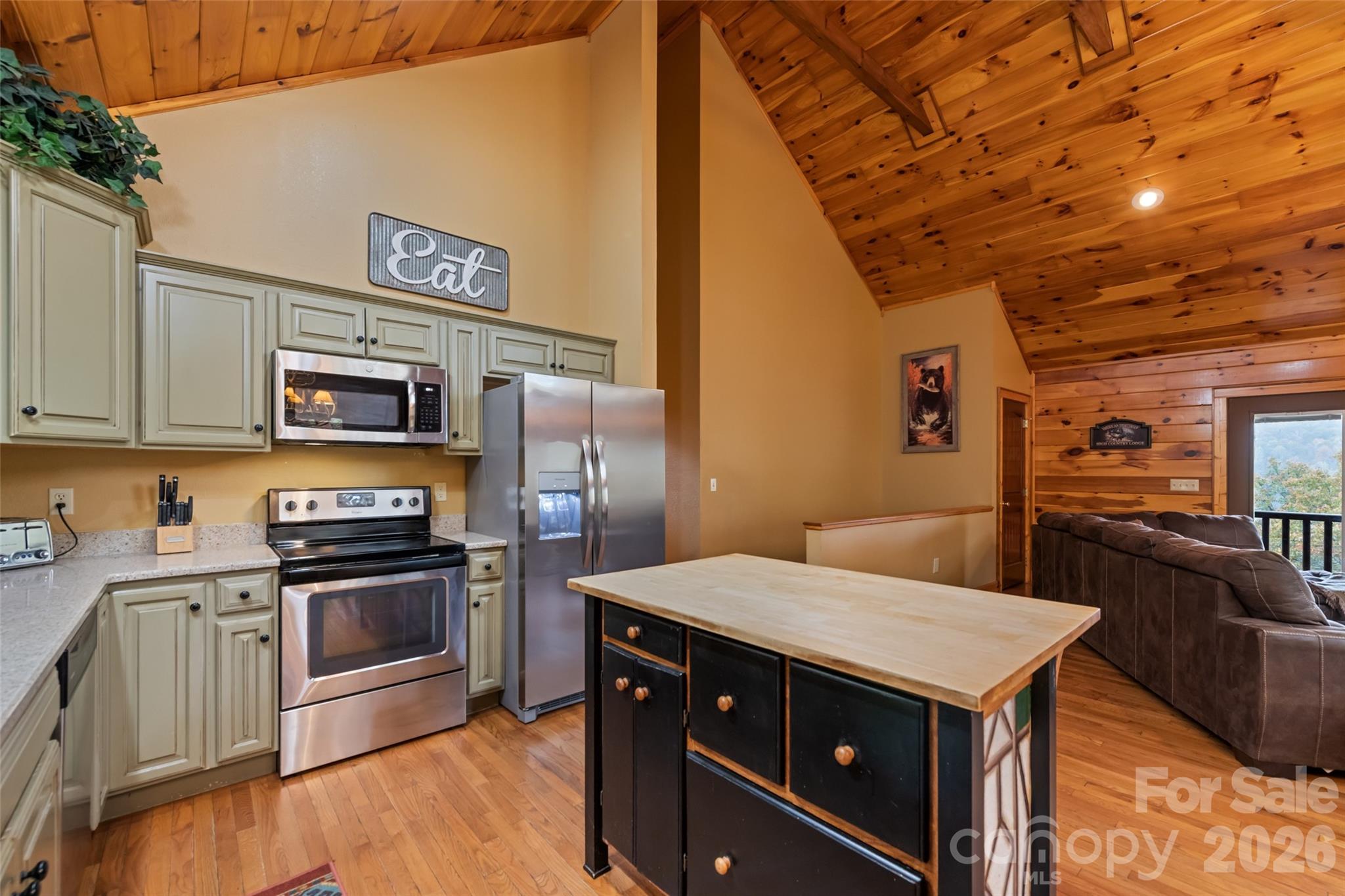 235 Soaring Eagle Road — Bryson City