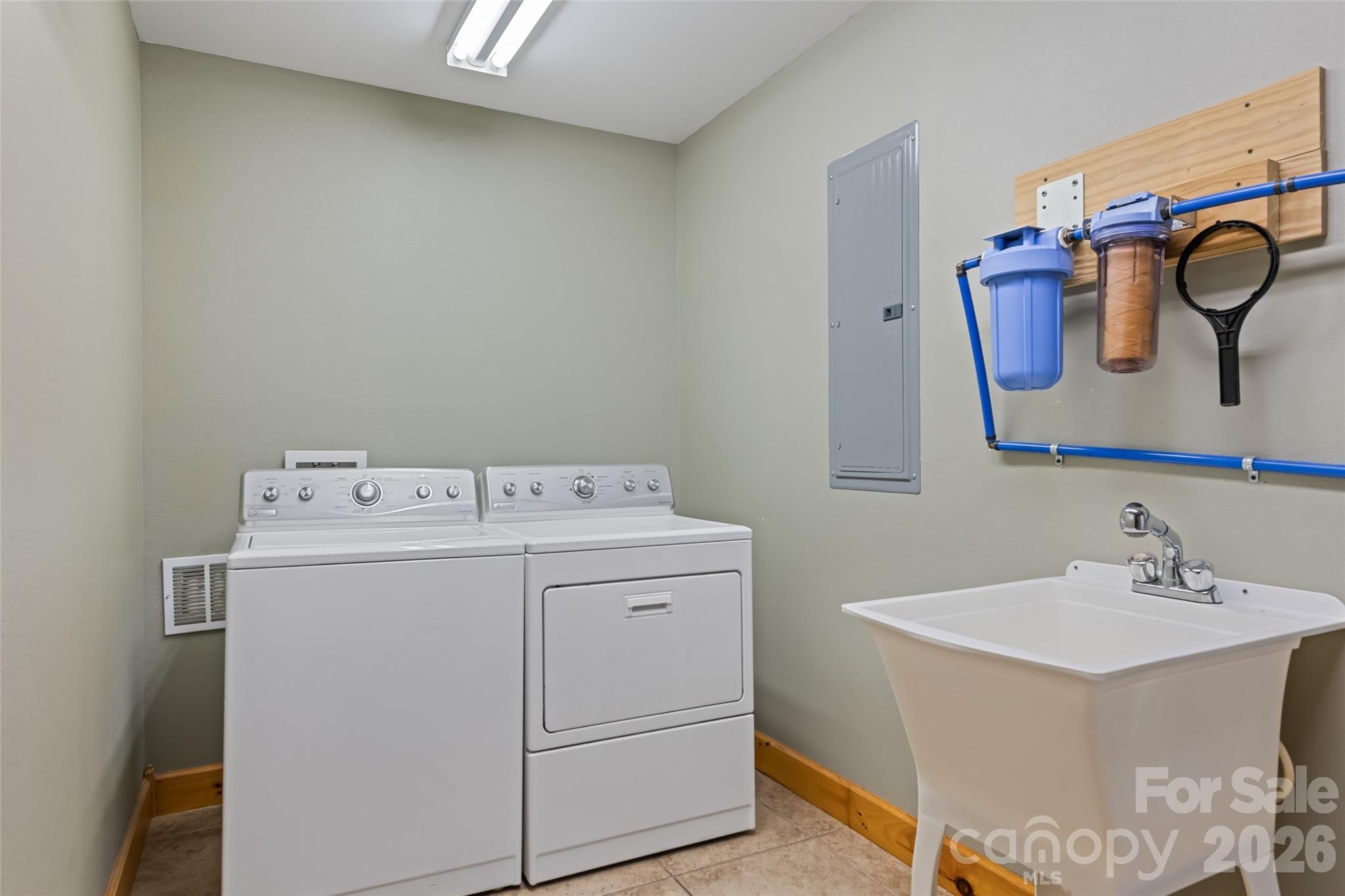 235 Soaring Eagle Road — Bryson City