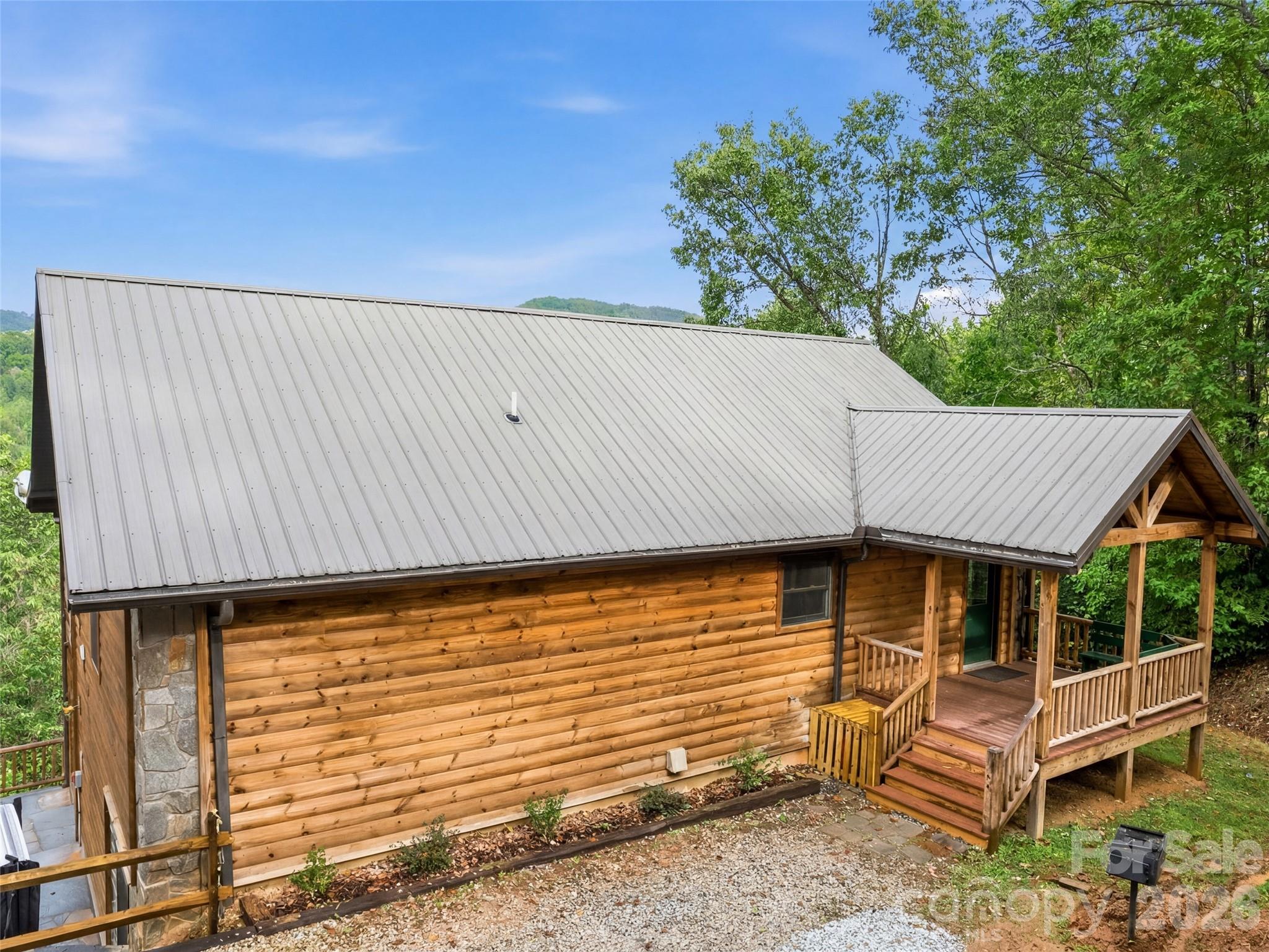 235 Soaring Eagle Road — Bryson City