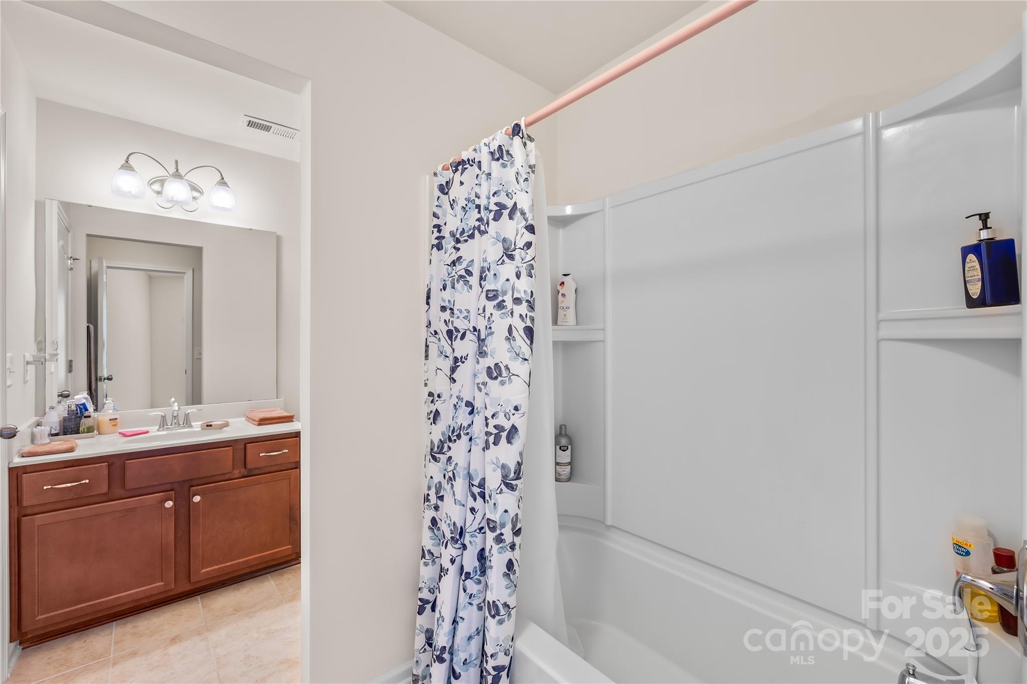 137 Chertsey Drive — Mooresville