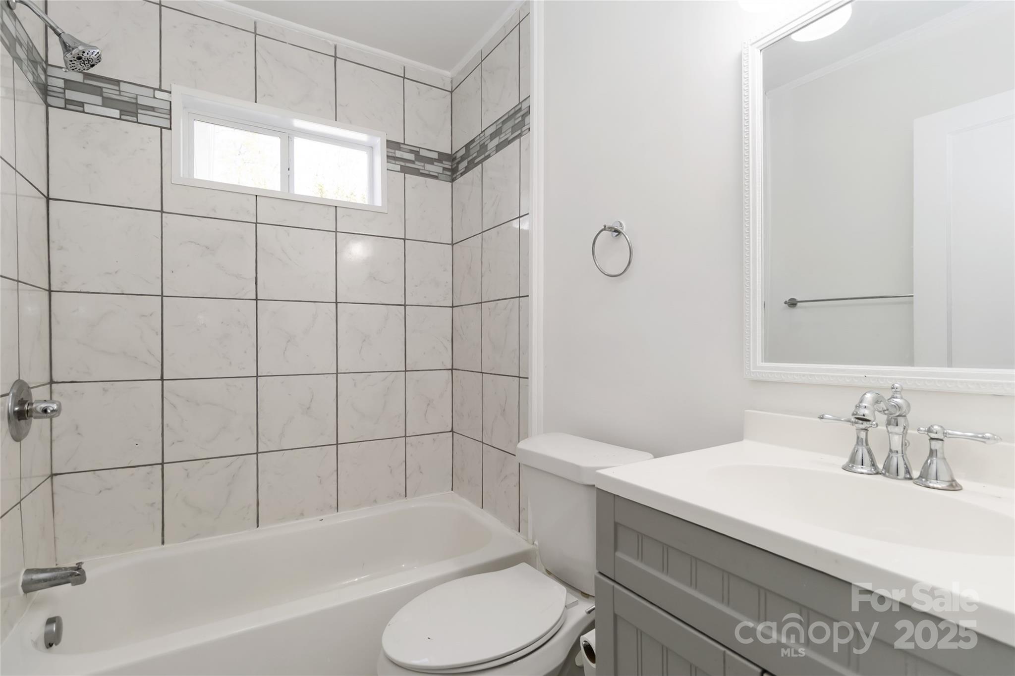233 Jefferson Avenue NE — Concord