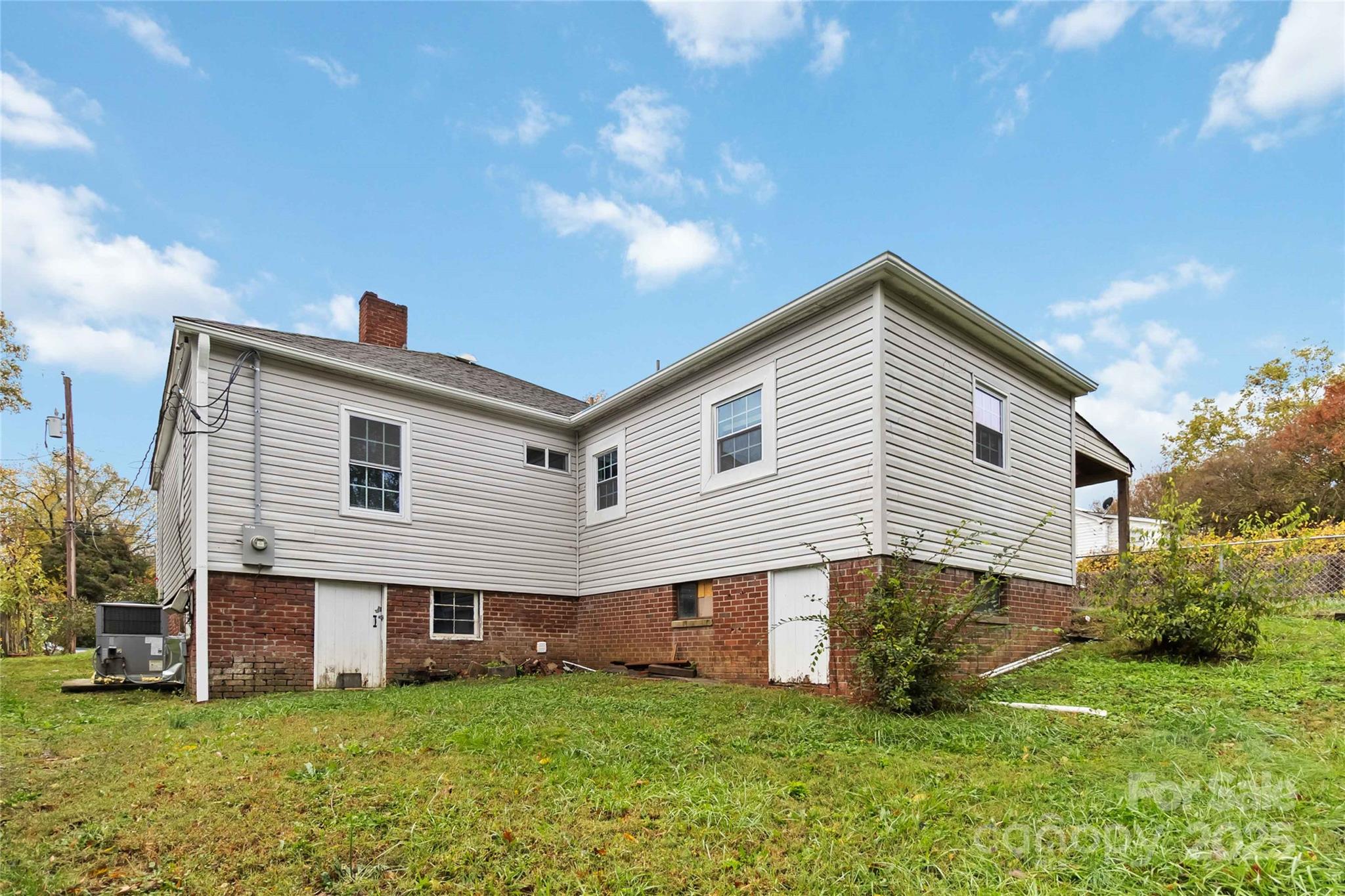 233 Jefferson Avenue NE — Concord