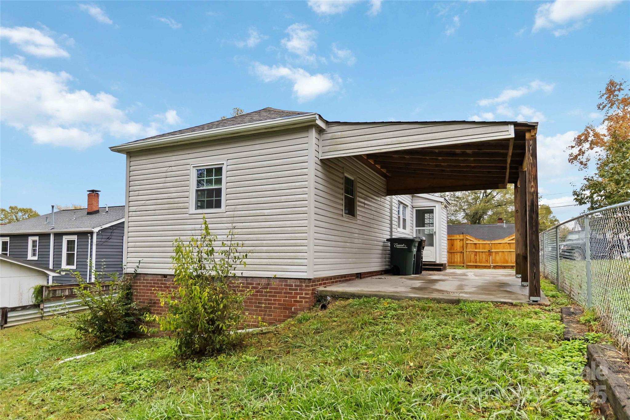 233 Jefferson Avenue NE — Concord