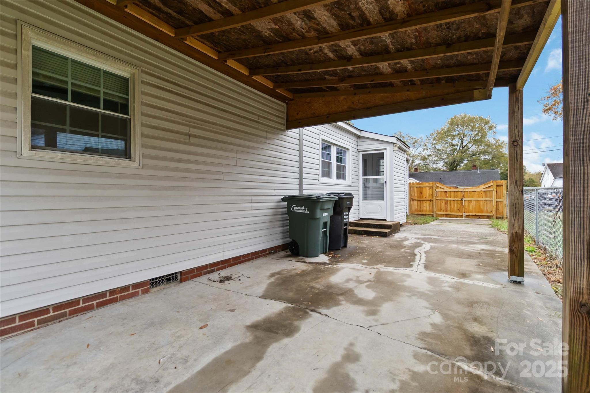 233 Jefferson Avenue NE — Concord