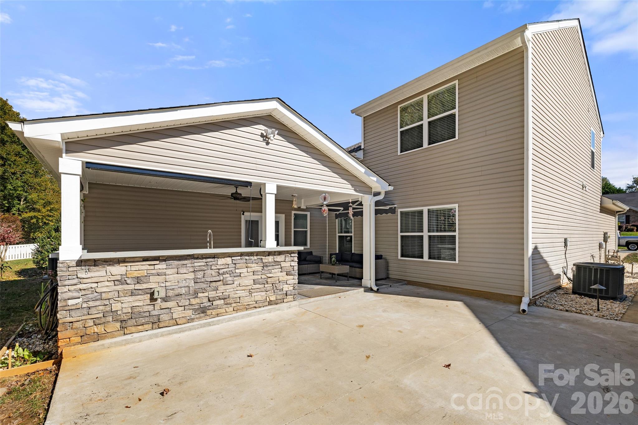1828 Kilkenny Drive — Clover