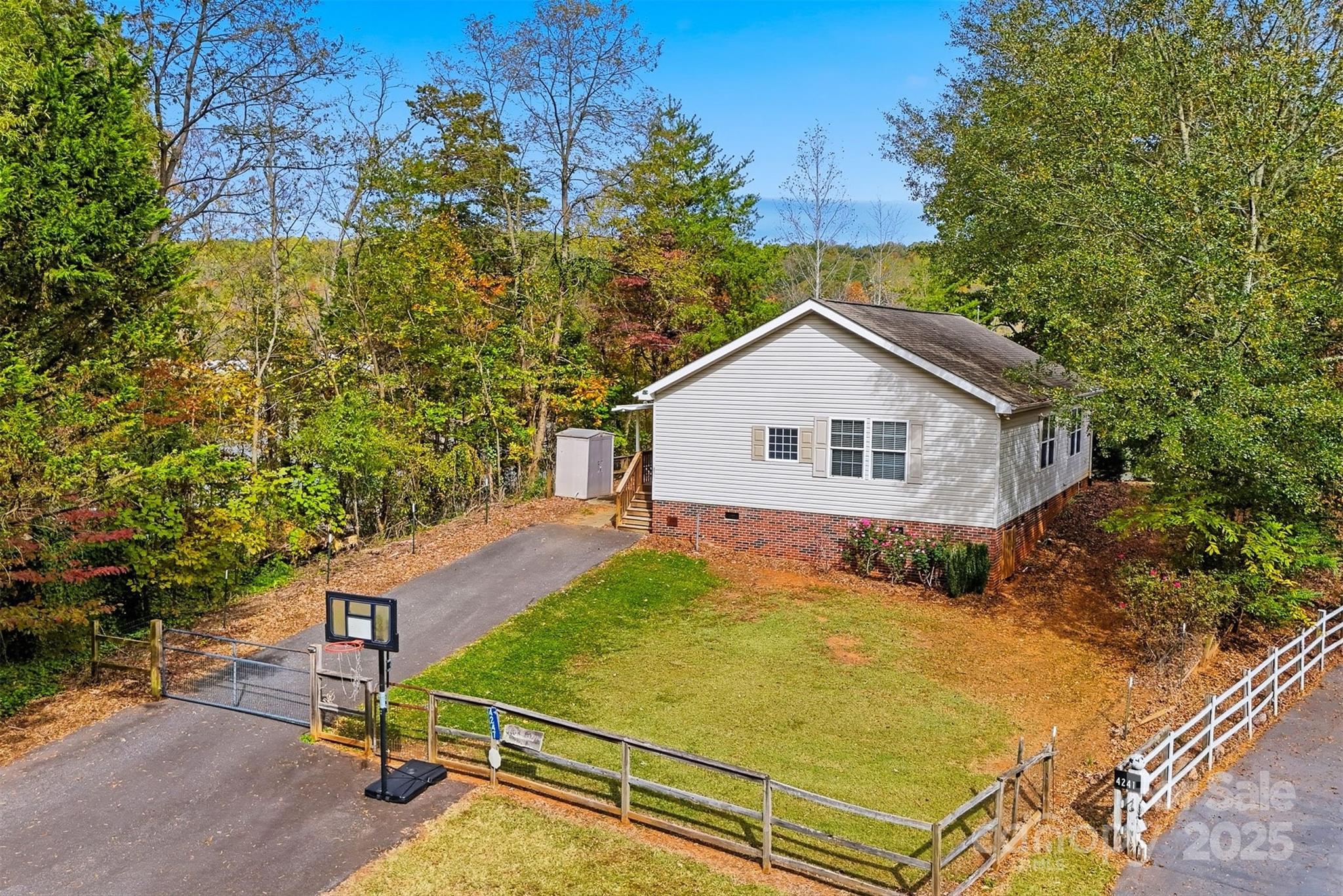 4247 Laurel Hill Road — Claremont