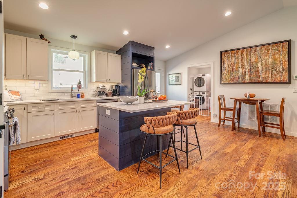 15 Edmond Woods Place — Fairview